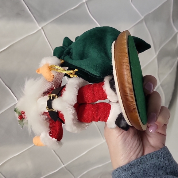 Vintage Annalee Santa Big Green Velvet  Gift Back Red White Standing Up … - Picture 9 of 10